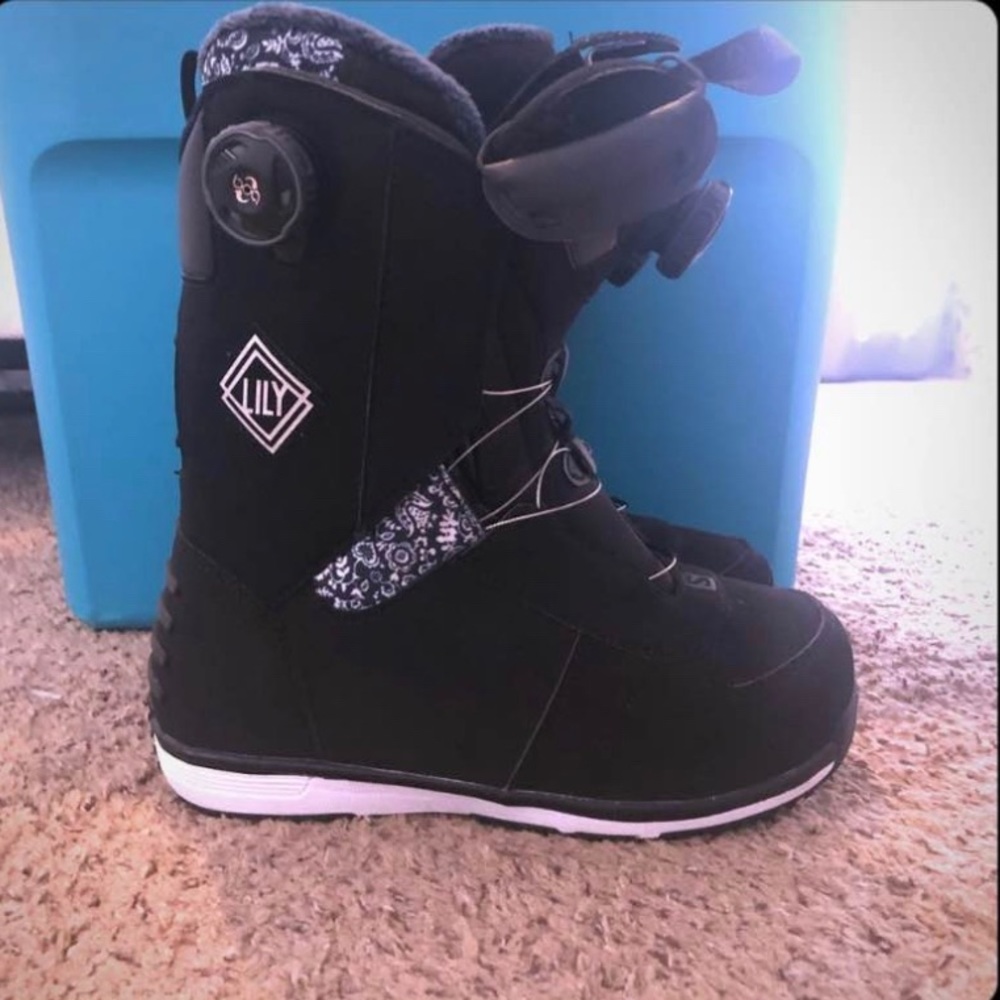 Salomon Lily Focus BOA snow board boots 6.5-6